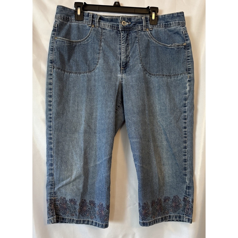 Gloria Vanderbilt Jean Capris Embroidered Hem 14